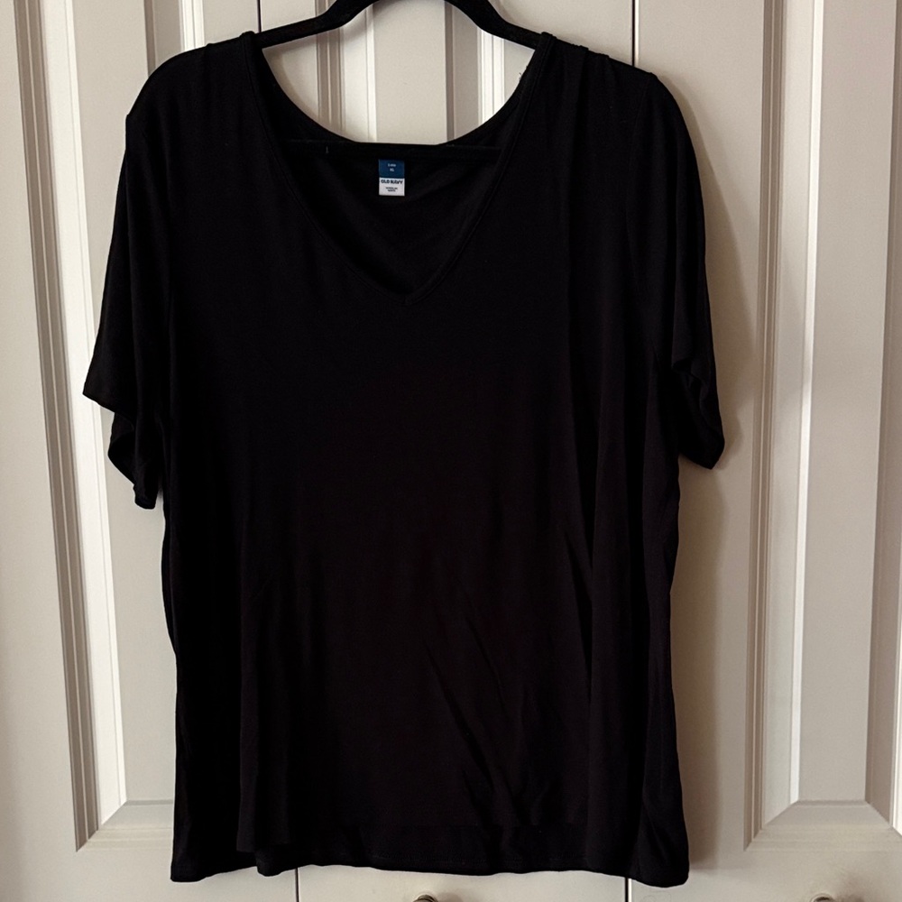 Old Navy Black V-Neck Short Sleeve Tee